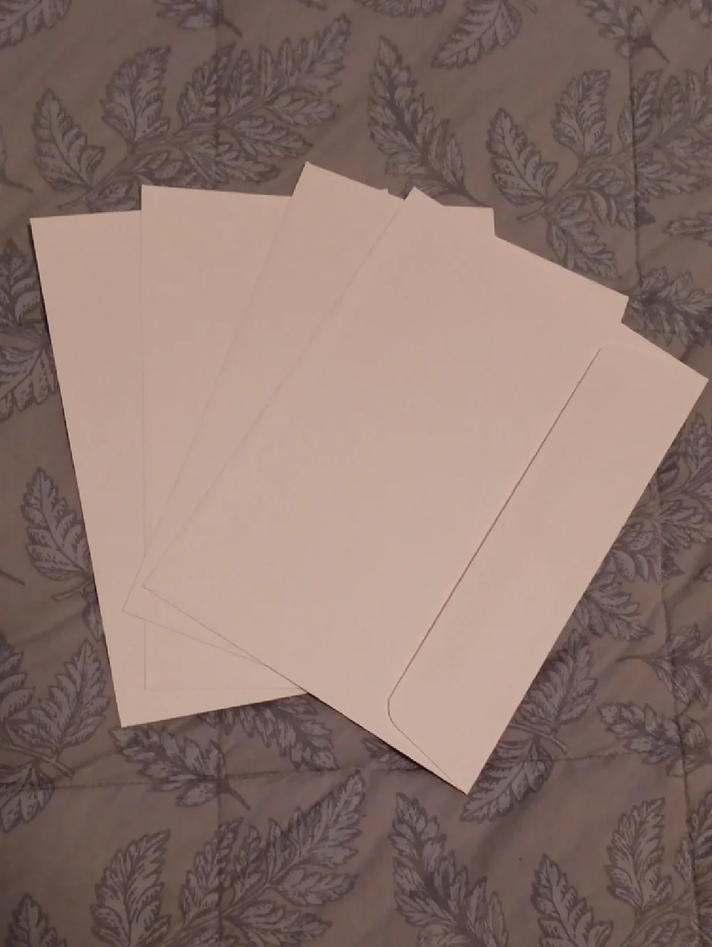 Animal Cards Dog/Puppy & Cat Set of 4 w-white envelopes included